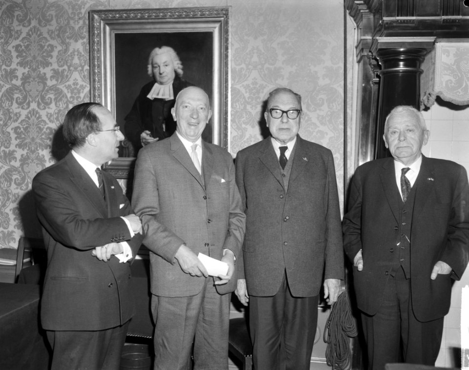 Bestuurswisseling van Federatie van Nederlandse Journalisten van de Raad van Tuc, Bestanddeelnr 915-8335