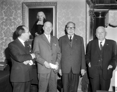 Bestuurswisseling van Federatie van Nederlandse Journalisten van de Raad van Tuc, Bestanddeelnr 915-8335