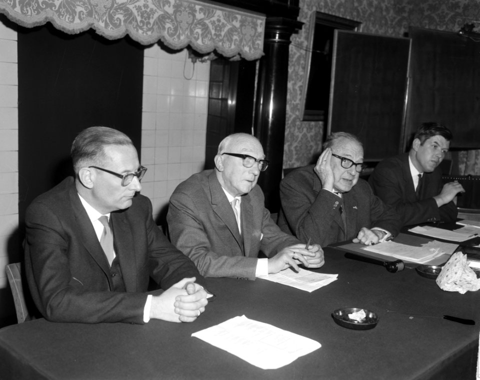Bestuurswisseling van Federatie van Nederlandse Journalisten van de Raad van Tuc, Bestanddeelnr 915-8334