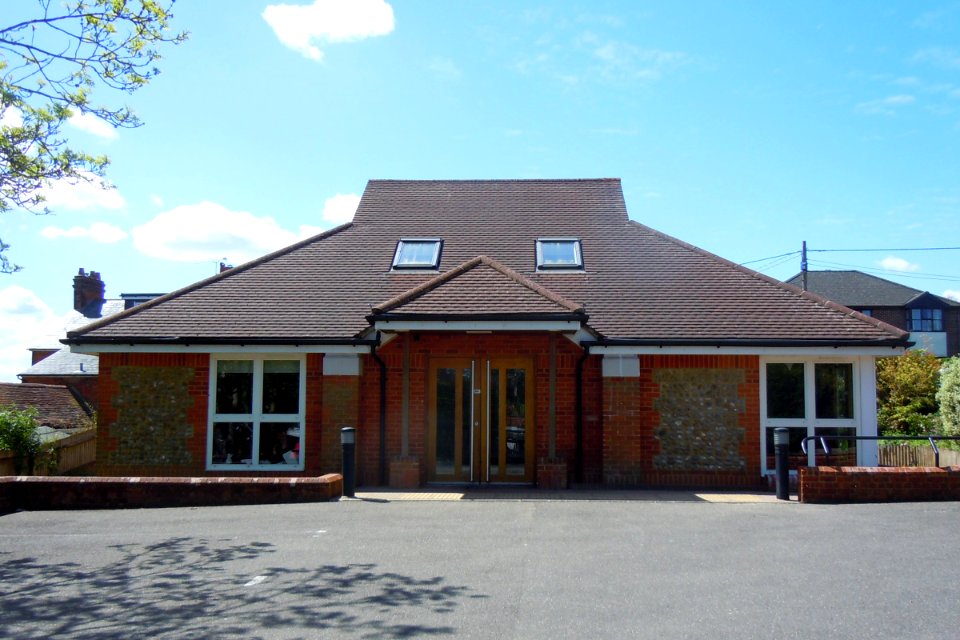 Bethel Baptist Church, Rushden Way, Upper Hale, Farnham (May 2015) (2)