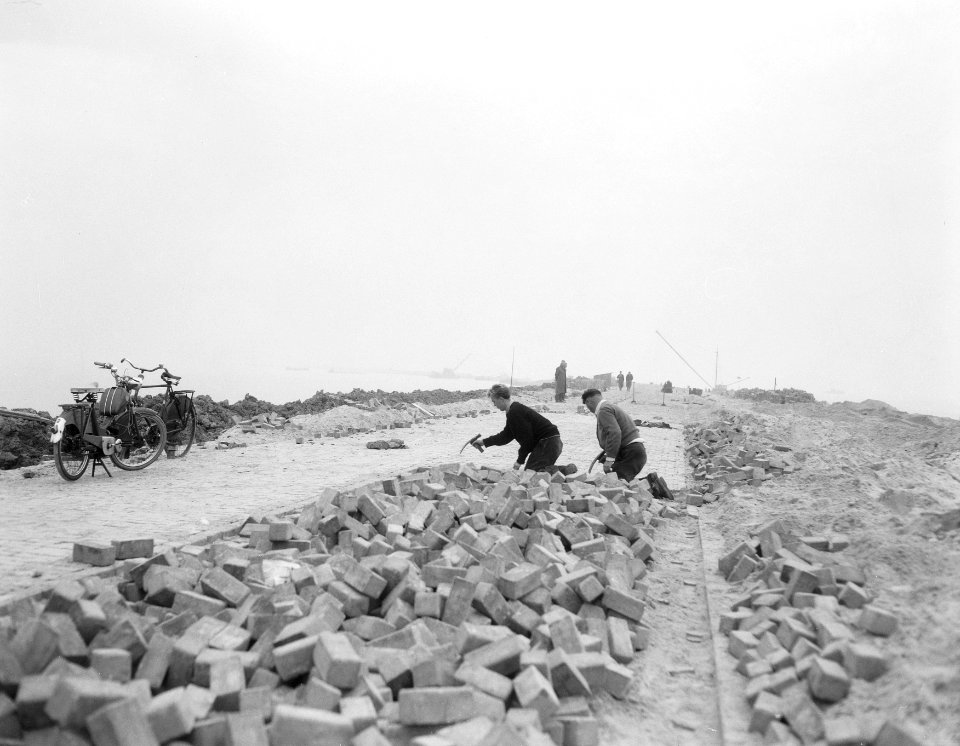 Bestrating van de dijk naar Marken, Bestanddeelnr 909-0232