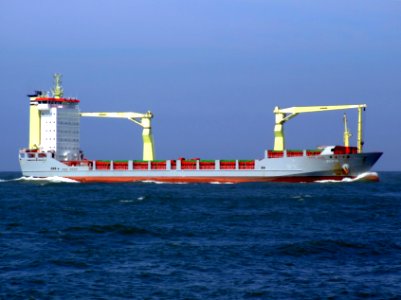 Berta pic2 approaching Port of Rotterdam 19-Apr-2007