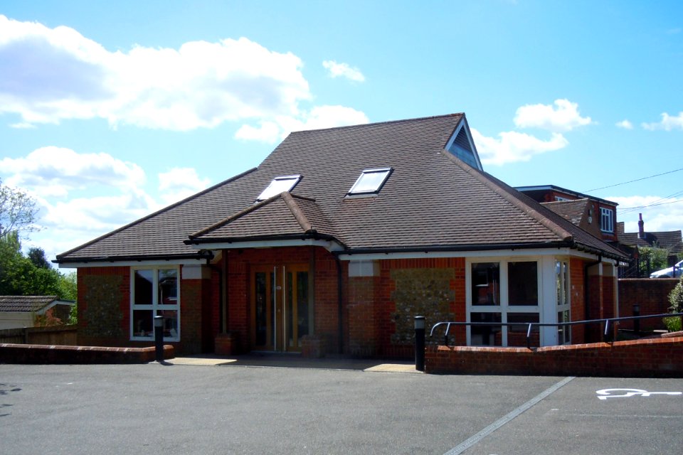 Bethel Baptist Church, Rushden Way, Upper Hale, Farnham (May 2015) (1)