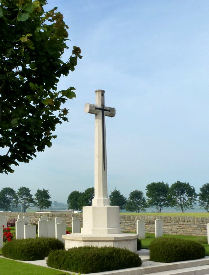 Bertenacre Military Cemetery 01 (cropped) photo
