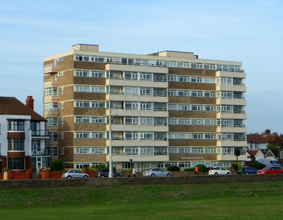 Berriedale House, Kingsway, Hove (August 2013) (2)