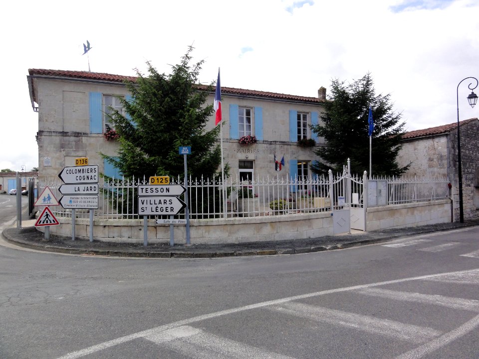 Berneuil (Charente-Maritime) mairie
