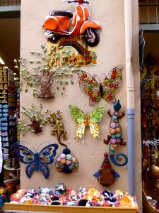 Besalú - Comercio turístico 09