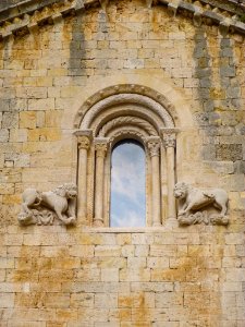 Besalú - Monasterio de Sant Pere 03
