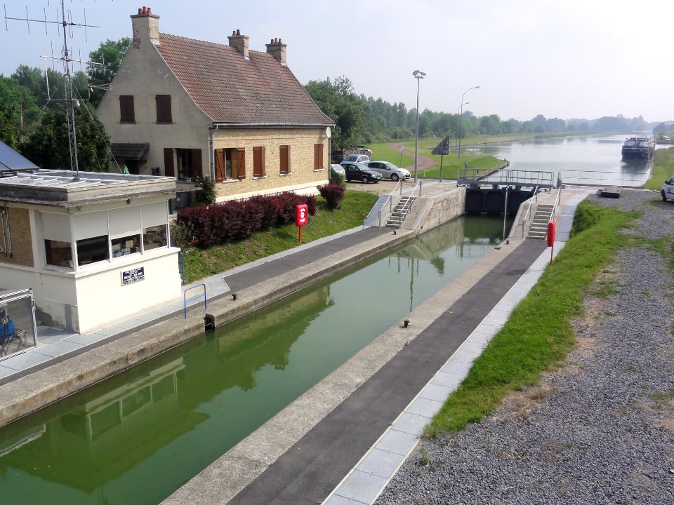 Berry-au-Bac (Aisne) écluse 3 Canal latéral à l'Aisne
