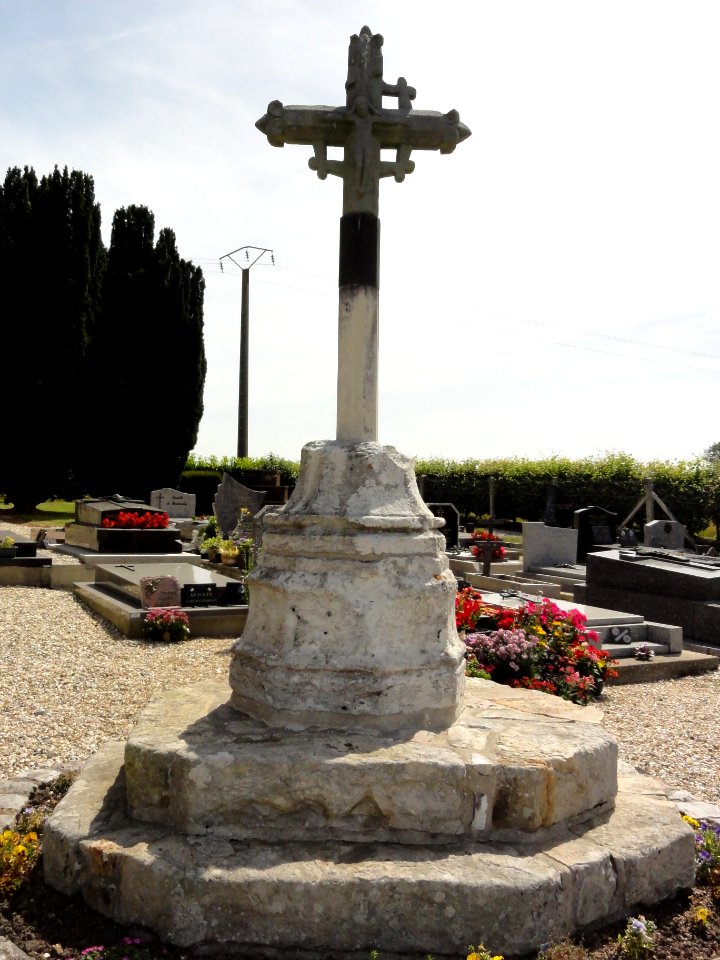 Bertreville (Seine-Mar.) croix de cimetière, verso