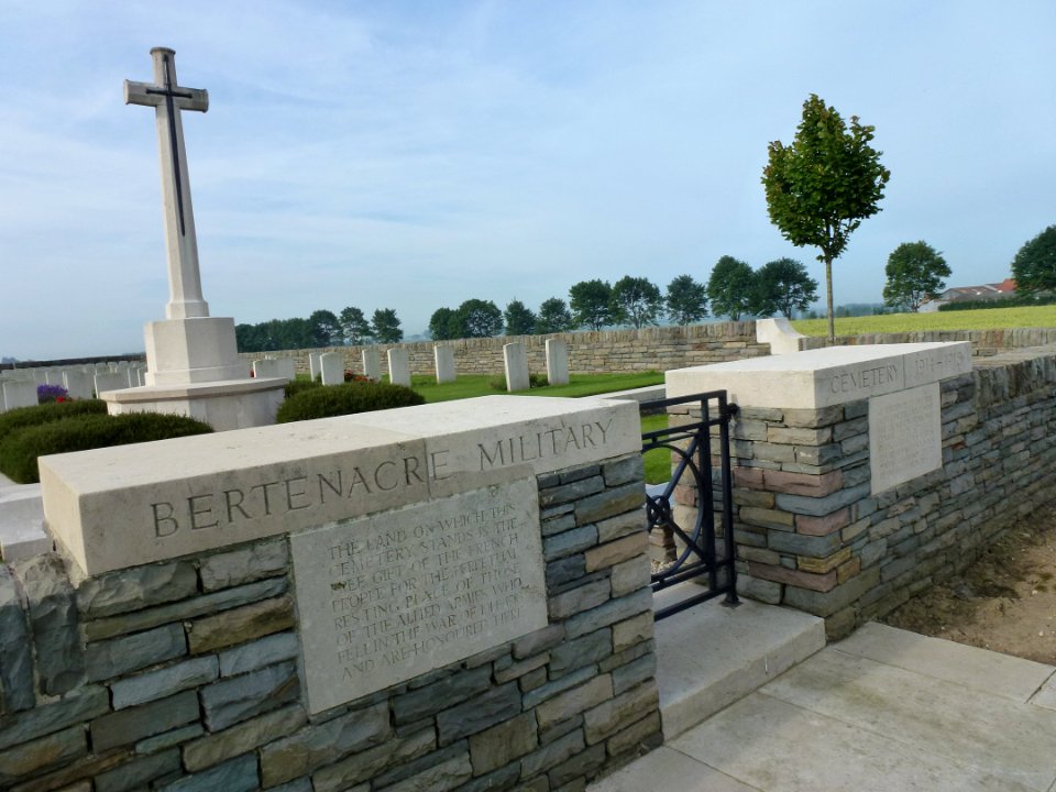Bertenacre Military Cemetery 02