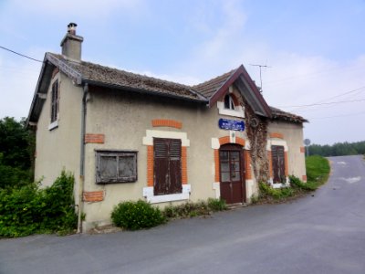 Berry-au-Bac (Aisne) maison de l'écluse 1 Canal de l'Aisne à la Marne
