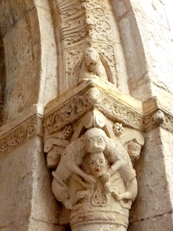 Besalú - Hospital de Sant Julià 3