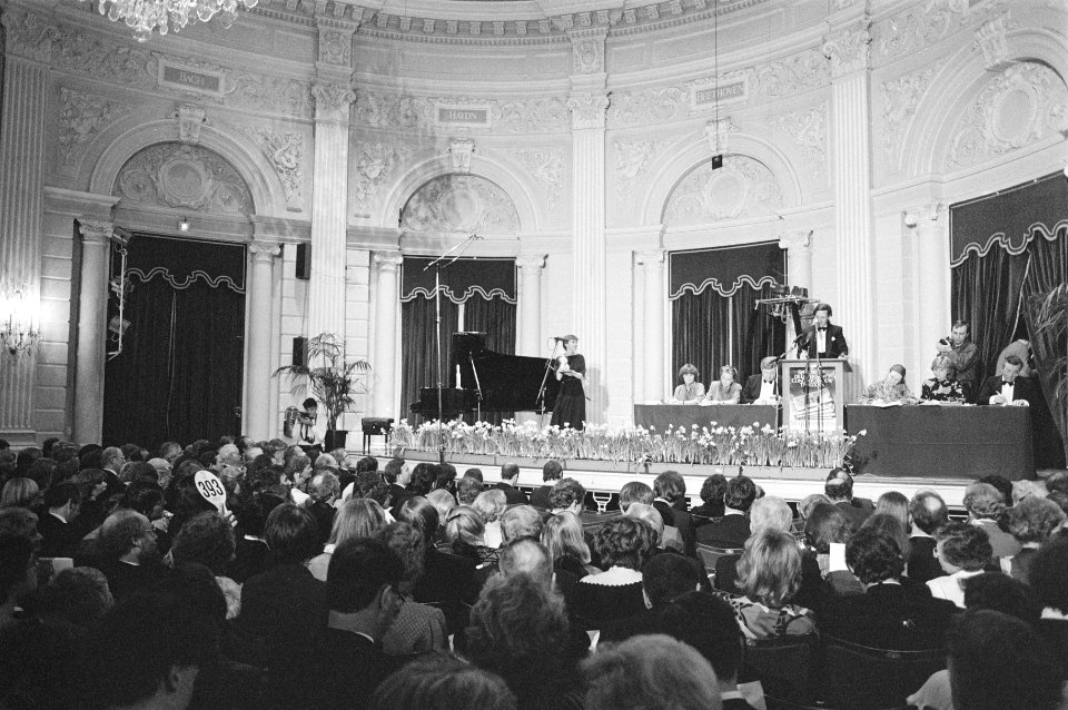 Benefietveiling voor Concertgebouw overzicht veiling, Bestanddeelnr 933-2777