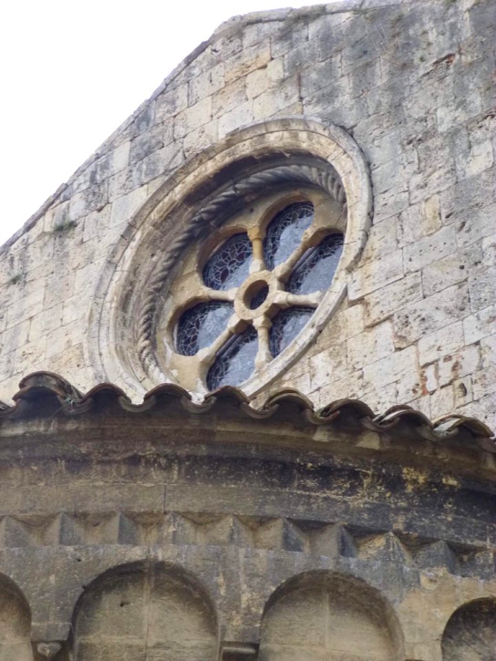 Besalú - Iglesia de Sant Vicenç 13