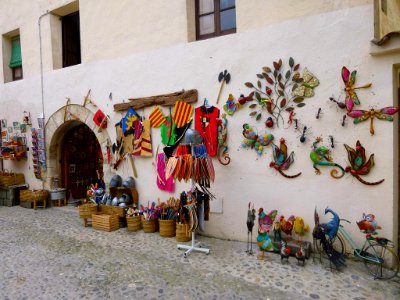Besalú - Comercio turístico 06