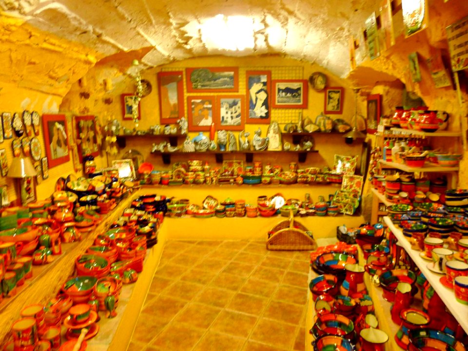 Besalú - Comercio turístico 05