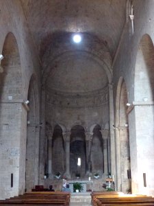 Besalú - Monasterio de Sant Pere 05