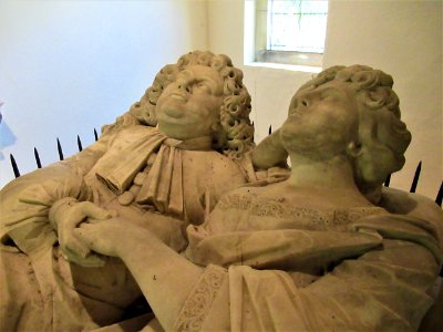 Bertie monument, All Saints, Walderslade 03