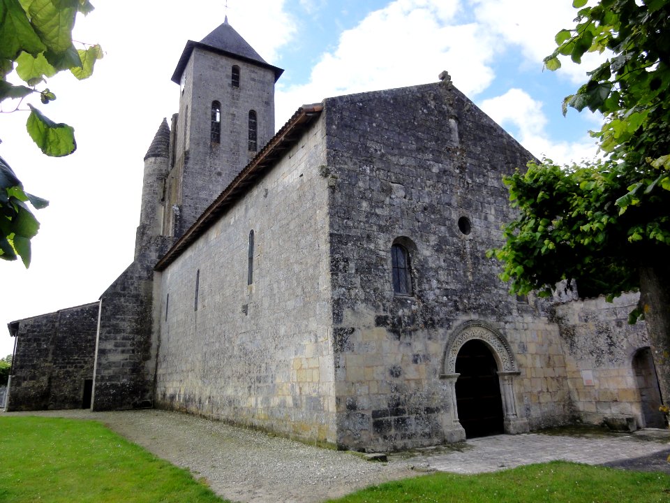 Berneuil (Charente-Maritime) Église Notre-Dame chevet PA00104617