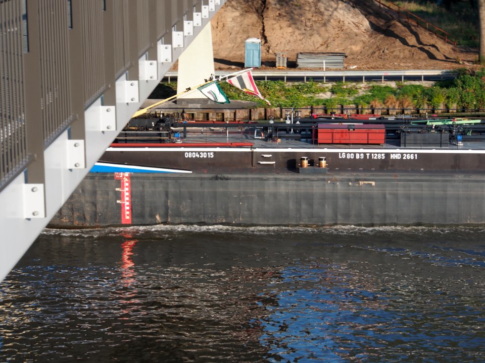 Bernhard Burmester ENI 08043015 at the Amsterdam-Rhine Canal, pic4