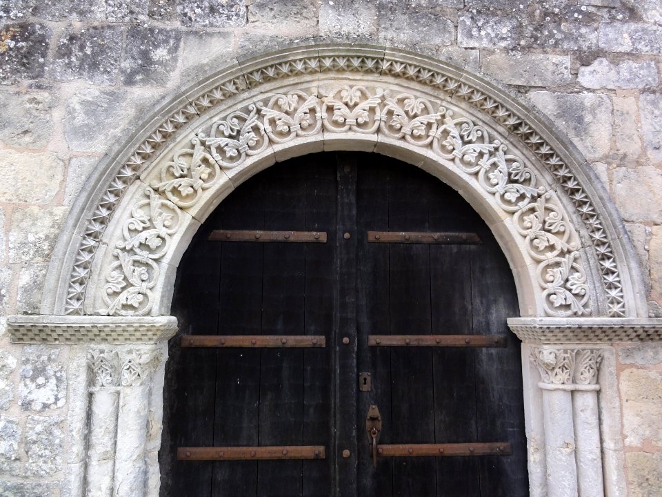 Berneuil (Charente-Maritime) Église Notre-Dame, portail PA00104617