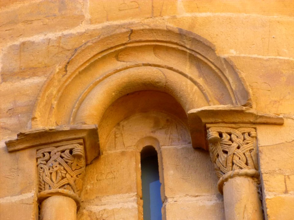 Benavente - Iglesia de Santa María del Azogue, exterior, ábsides 08