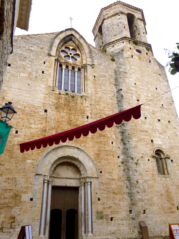 Besalú - Iglesia de Sant Vicenç 12