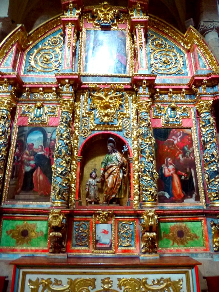 Benavente - Iglesia de Santa María del Azogue, interior 12