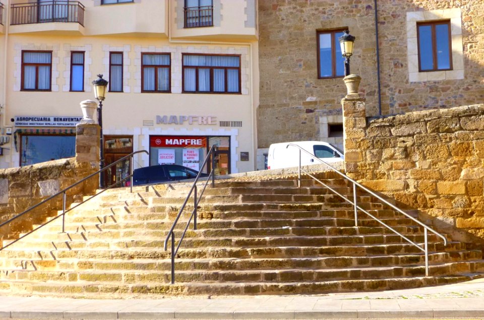 Benavente - Plaza del Grano 2