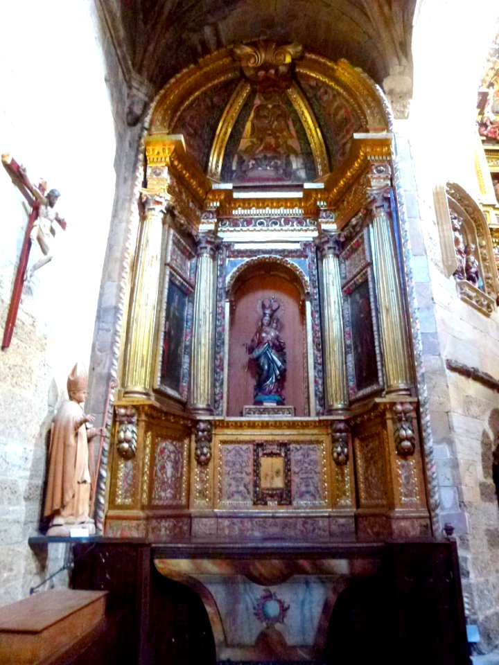 Benavente - Iglesia de Santa María del Azogue, interior 17