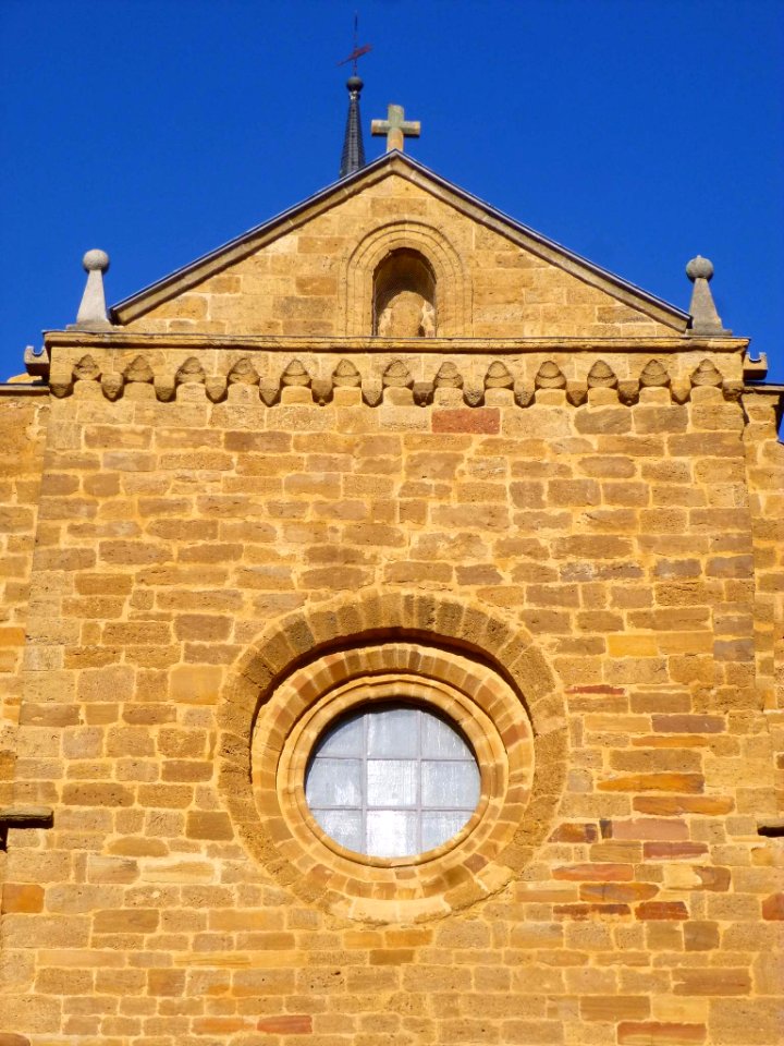 Benavente - Iglesia de Santa María del Azogue, exterior 09
