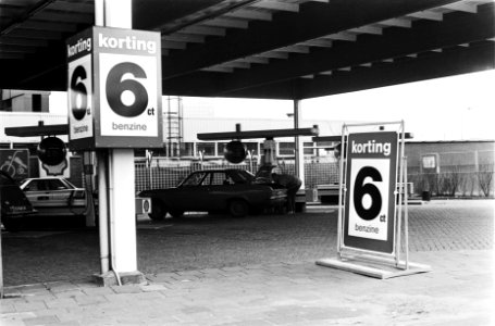 Benzinestation in Amsterdam waar 6 cent korting wordt gegeven (in verband met da, Bestanddeelnr 932-0310