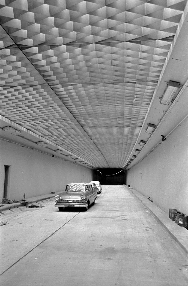 Beneluxtunnel bijna gereed, entree van de tunnel bij Vlaardingen, Bestanddeelnr 920-3270