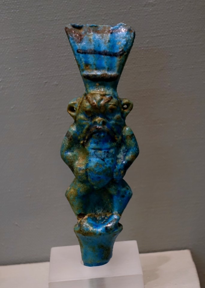 Bes, Egypt, 26th dynasty, 664 BC, glassy quartz ceramic, K 321 - Martin von Wagner Museum - Würzburg, Germany - DSC05405