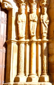 Benavente - Iglesia de San Juan del Mercado, exterior, portadas románicas 11