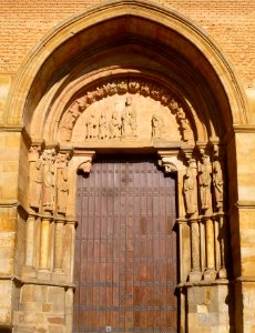 Benavente - Iglesia de San Juan del Mercado, exterior, portadas románicas 09