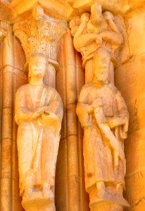Benavente - Iglesia de San Juan del Mercado, exterior, portadas románicas 04