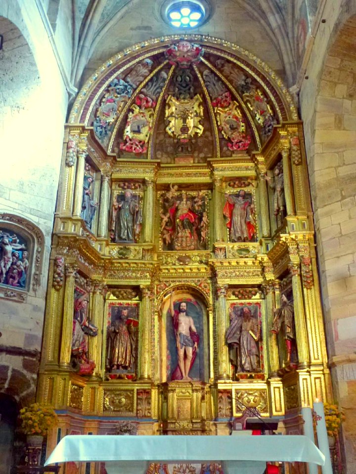 Benavente - Iglesia de Santa María del Azogue, interior 29