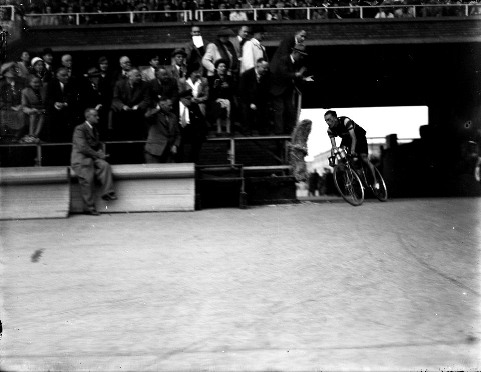 Benelux-wegwedstrijd. Finish Olympisch Stadion, Bestanddeelnr 902-8538
