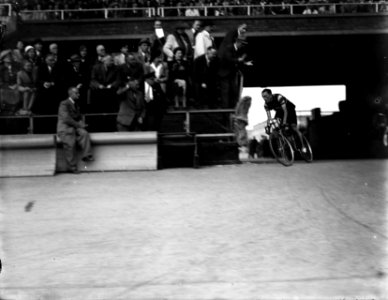 Benelux-wegwedstrijd. Finish Olympisch Stadion, Bestanddeelnr 902-8538