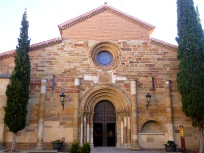 Benavente - Iglesia de San Juan del Mercado, exterior 03