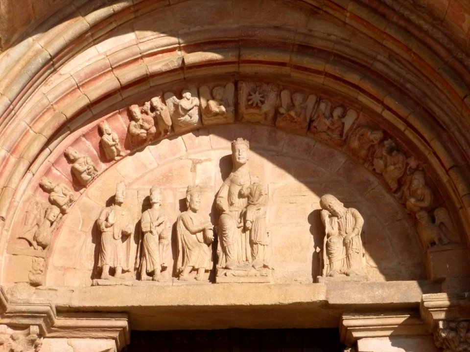 Benavente - Iglesia de San Juan del Mercado, exterior, portadas románicas 05