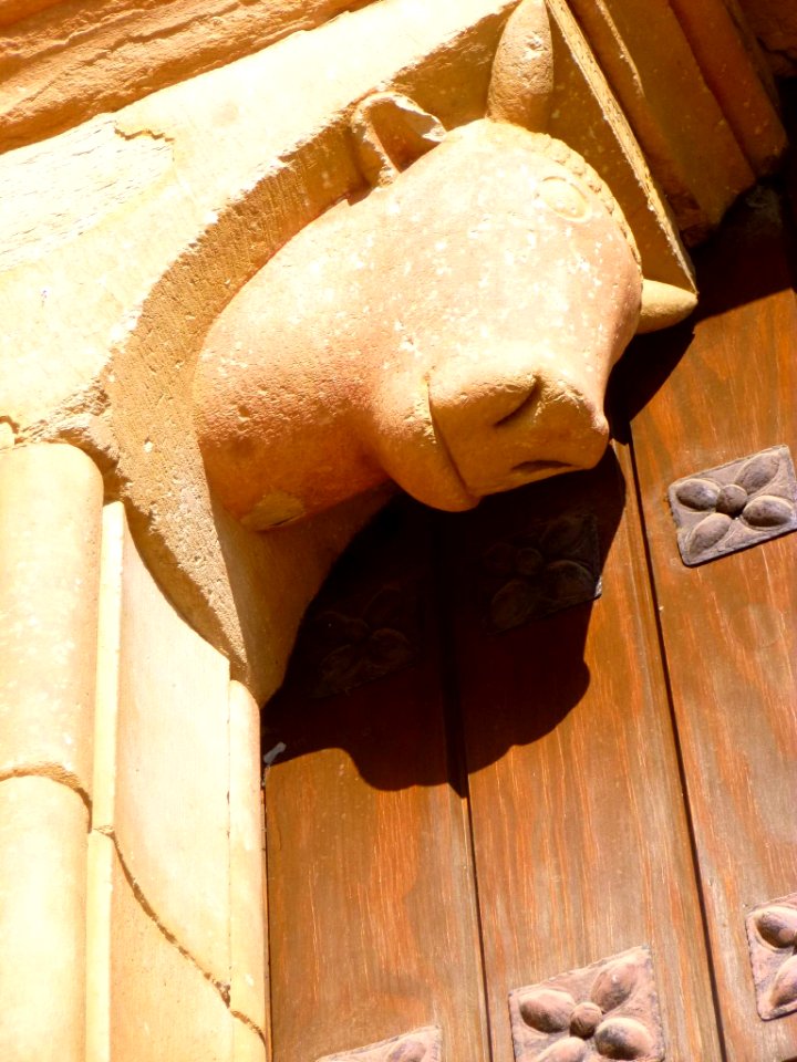 Benavente - Iglesia de San Juan del Mercado, exterior, portadas románicas 06