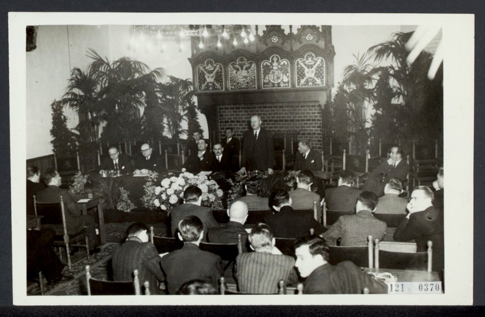 Benelux persconferentie in de Rolzaal te Den Haag. De Luxemburgse premier Bech a, Bestanddeelnr 121-0370