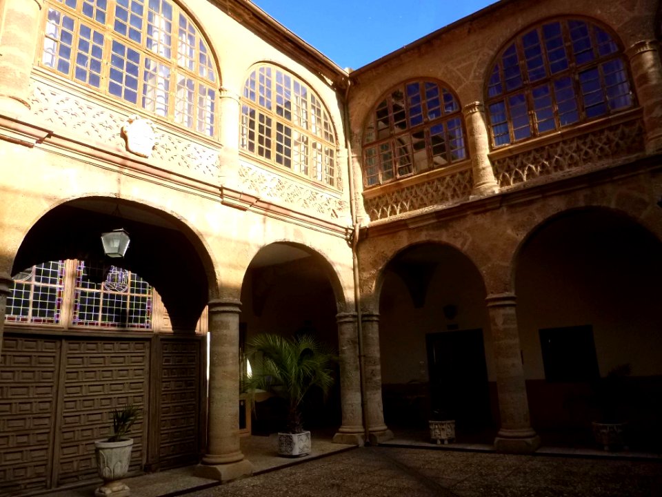 Benavente - Hospital de la Piedad, patio 06