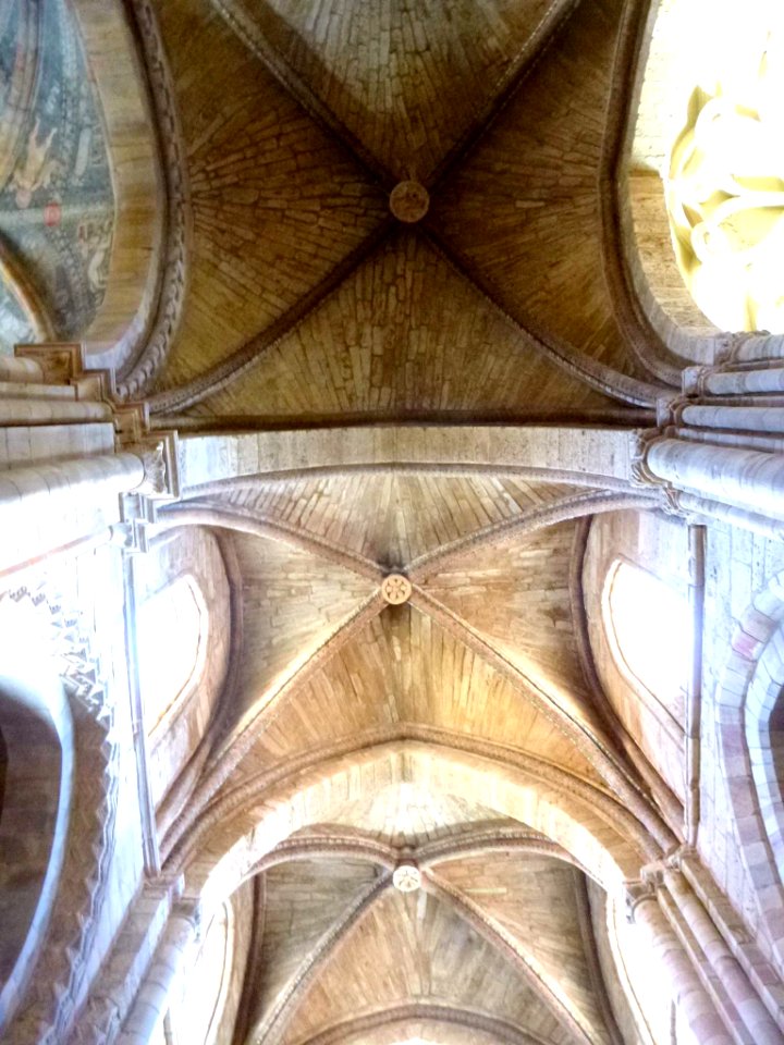 Benavente - Iglesia de Santa María del Azogue, interior 20