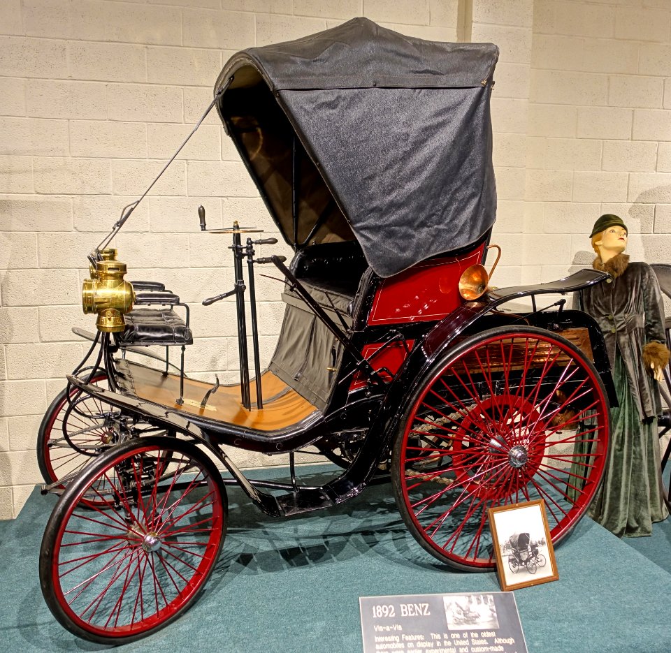 Benz automobile, 1892, made by Karl Benz, Mannheim, Germany, 5 HP, 1 cylinder, water-cooled, gasoline engine - Luray Caverns Car and Carriage Museum - Luray, Virginia - DSC01173