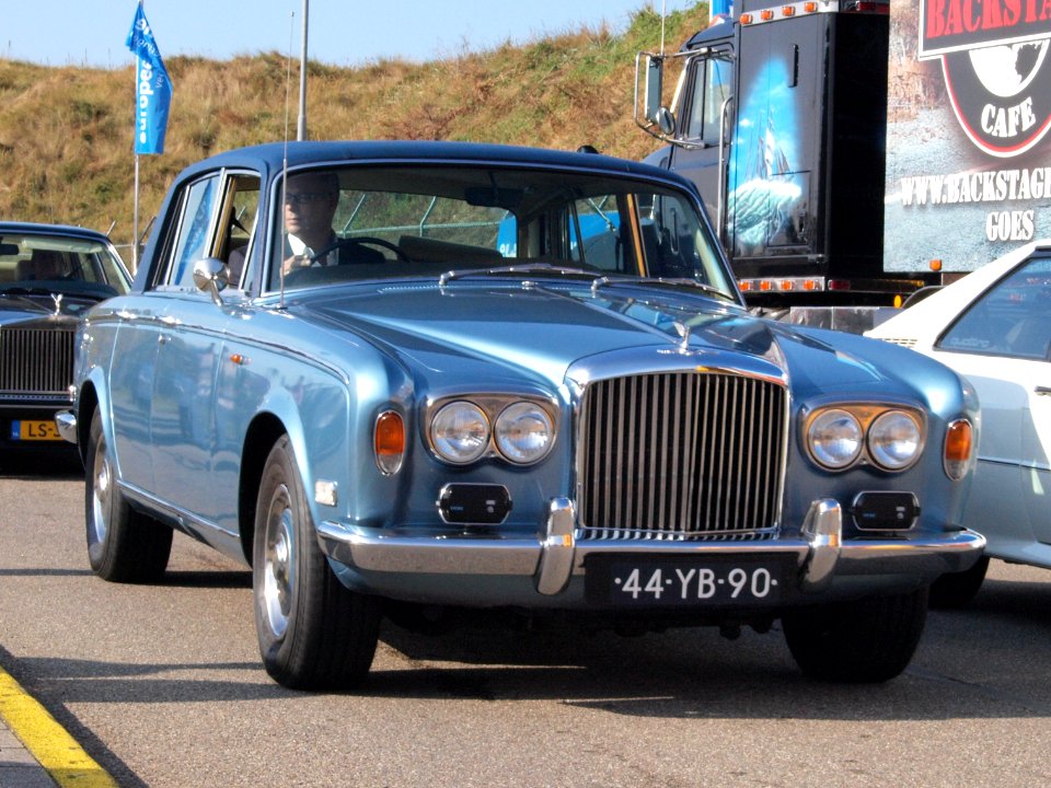 BENTLEY 4 DOOR SALOON dutch licence registration 44-YB-90 pic2
