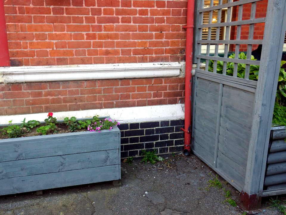 Benchmark, West Station, Terminus Road, Bexhill (2)